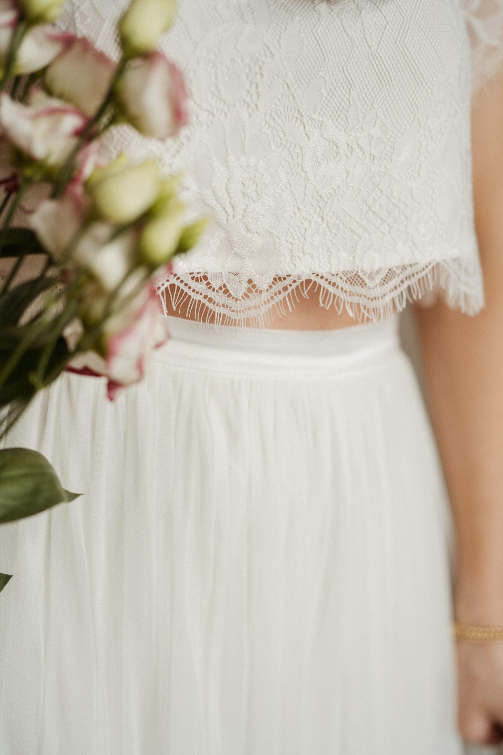 andcompliments online shop brautmode zweiteiler tuellrock alternative hochzeitskleid sb220208 12 scaled Marie Mariage: Angesagte & Moderne Brautmodenboutique für Brautkleider und Standesamtkleider zwischen Mannhein und Kaiserslautern