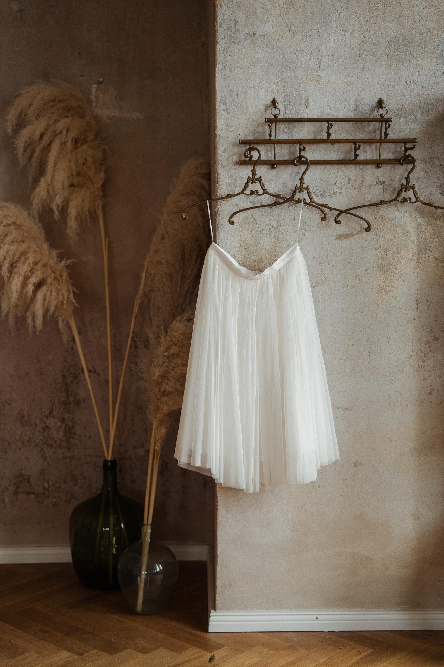 andcompliments online shop brautmode zweiteiler tuellrock alternative hochzeitskleid sb220208 29 scaled Marie Mariage: Angesagte & Moderne Brautmodenboutique für Brautkleider und Standesamtkleider zwischen Mannhein und Kaiserslautern