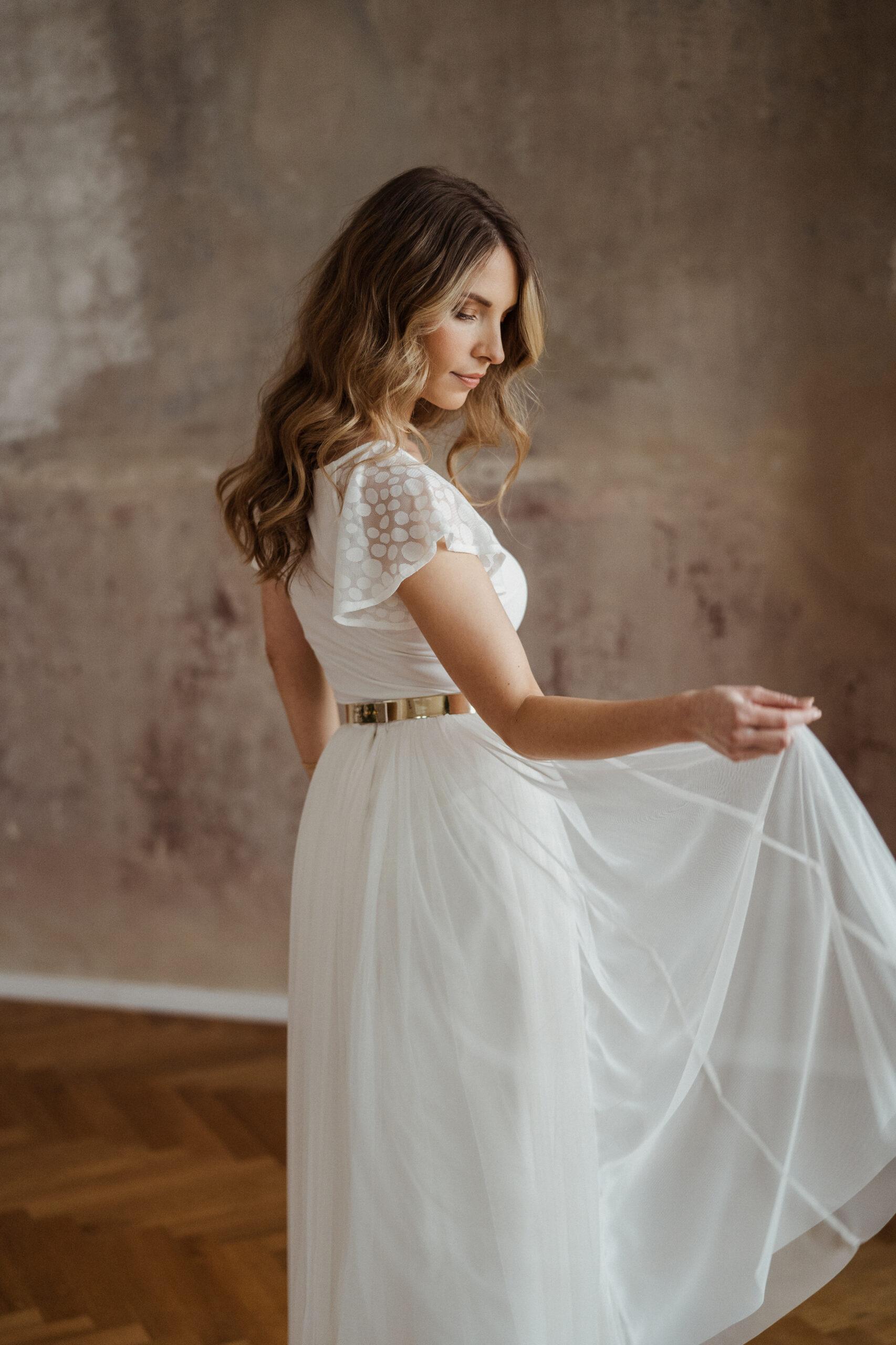 andcompliments online shop brautmode zweiteiler tuellrock alternative hochzeitskleid sb220208 7 scaled "Dein Traum-Brautkleid für den schönsten Tag im Leben"