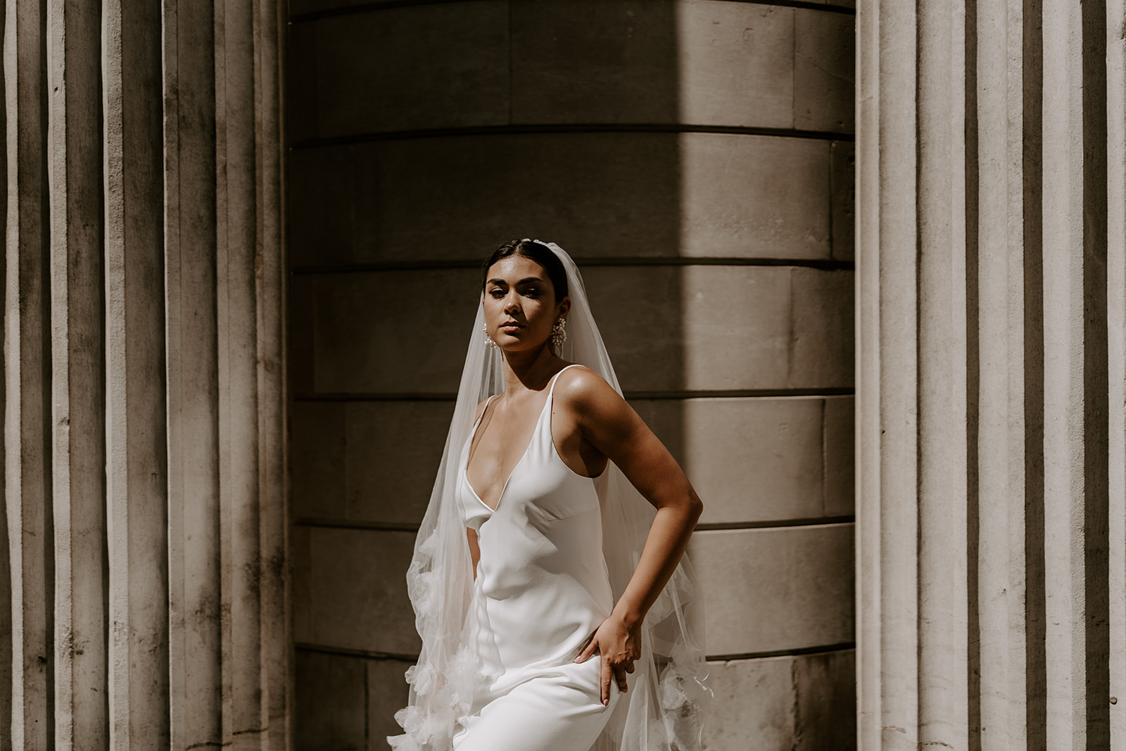 LEO LOVE STORY BRIDE LONDON18 Marie Mariage: Angesagte & Moderne Brautmodenboutique für Brautkleider und Standesamtkleider zwischen Mannhein und Kaiserslautern