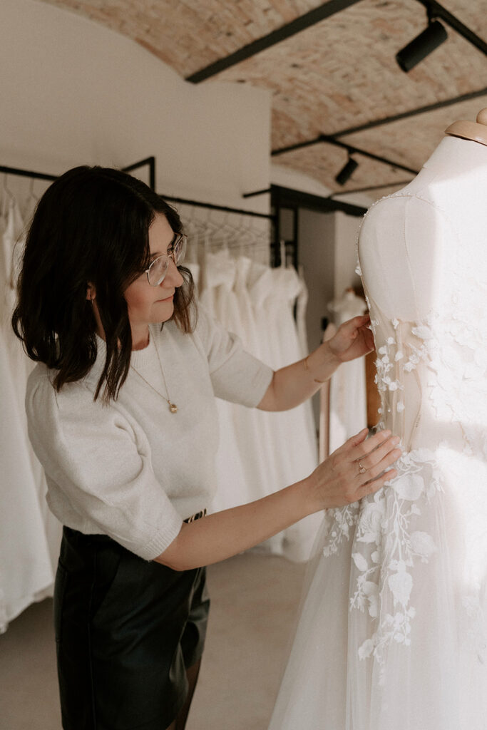 MarieMariageAnprobe MirisPhotography 18 "Brautkleider & Trauringe für eine unvergessliche Hochzeit"