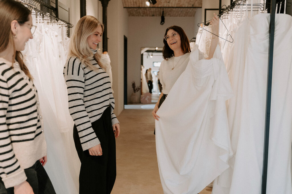 MarieMariageAnprobe MirisPhotography 229 "Brautkleider & Trauringe für eine unvergessliche Hochzeit"