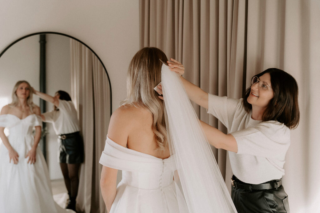 MarieMariageAnprobe MirisPhotography 409 1 "Brautkleider & Trauringe für eine unvergessliche Hochzeit"